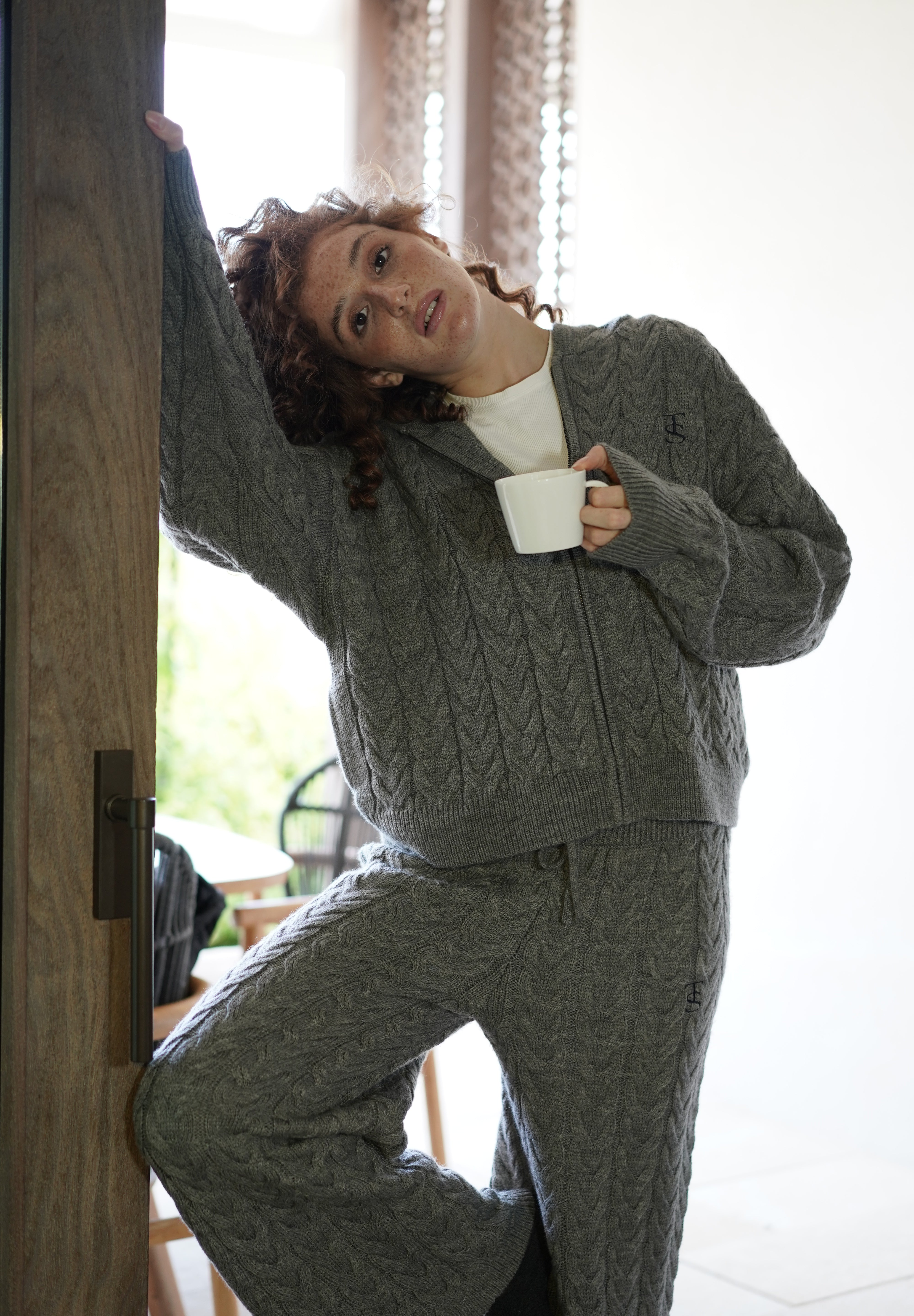 Ensemble en Maille Torsadée Brodé