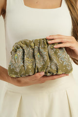 Pochette en brocart vert et argenté