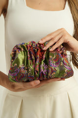 Pochette en brocart mauve