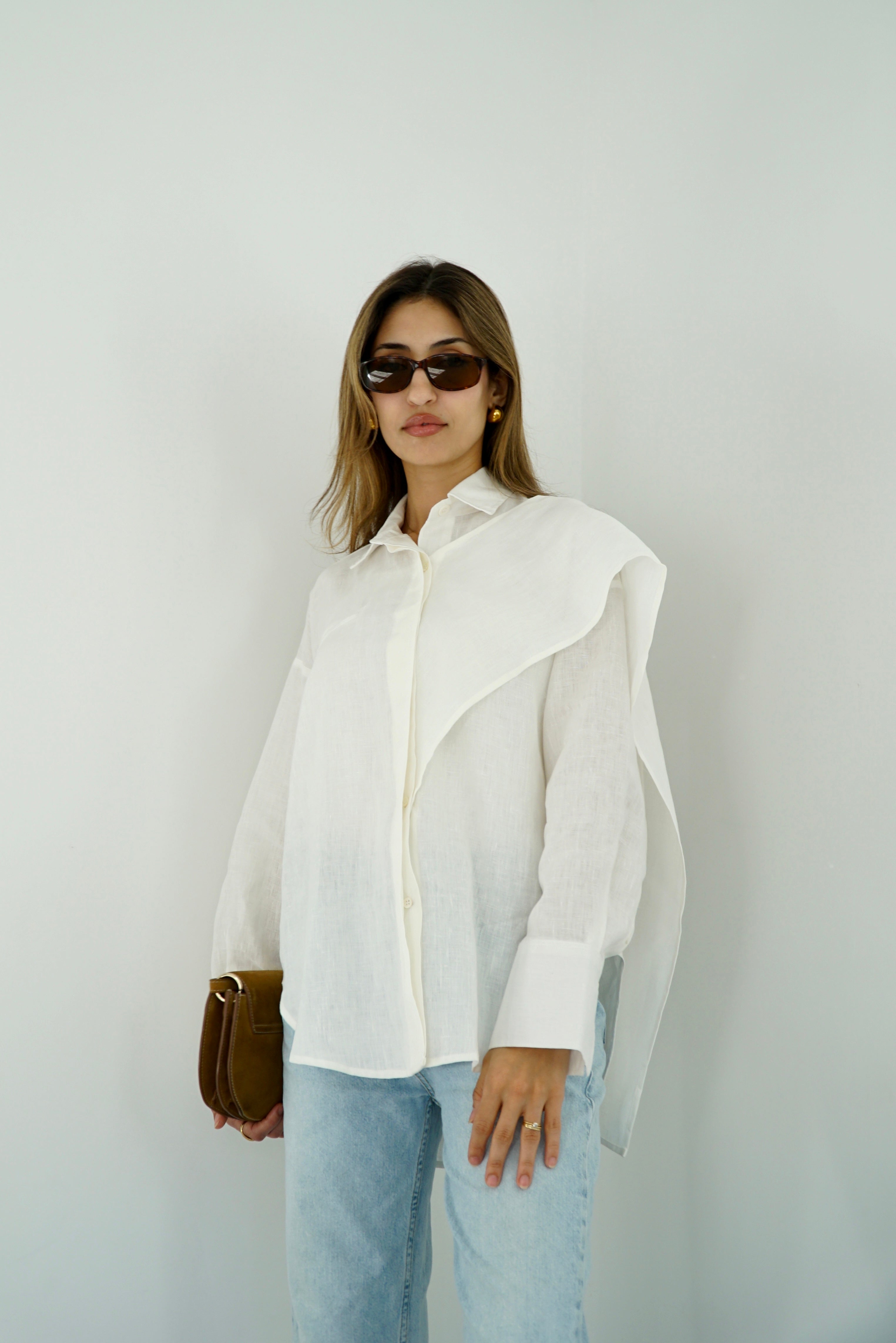 DARIA - Oversized shirt with removable scarf - White - Modestories