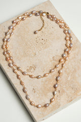 Sautoir en perles naturelles