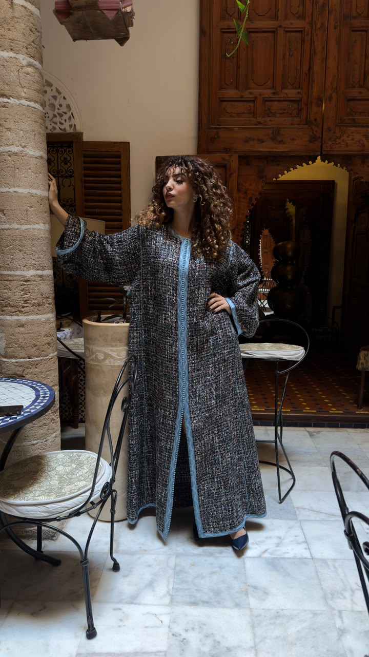 Le Caftan en Tweed Moucheté & Liseré Céleste